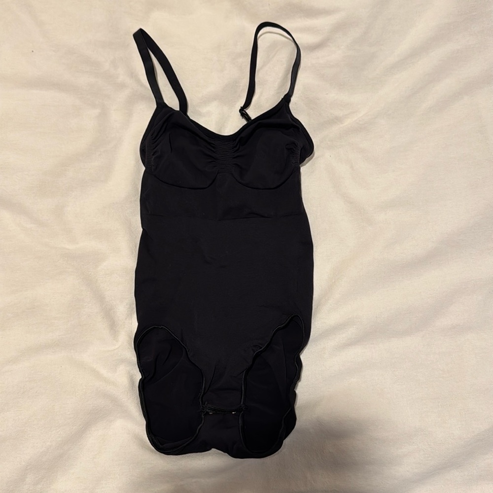 Skims Seamless Sculpt Brief Bodysuit (S/M)